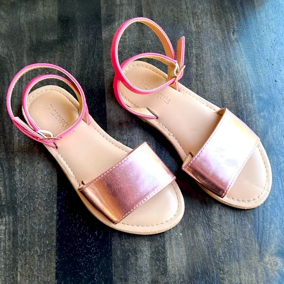 Girls J Crew sandals - Picture 1 of 6